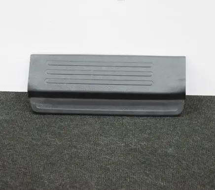 Mitsubishi L200 Rear sill trim cover 7656A255ZZ