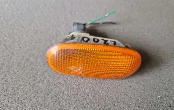 Mitsubishi L200 Front fender indicator light