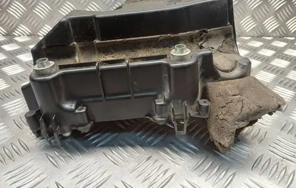 Intake resonator