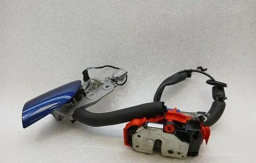 Ferrari FF Coupe door lock (next to the handle) 87065200