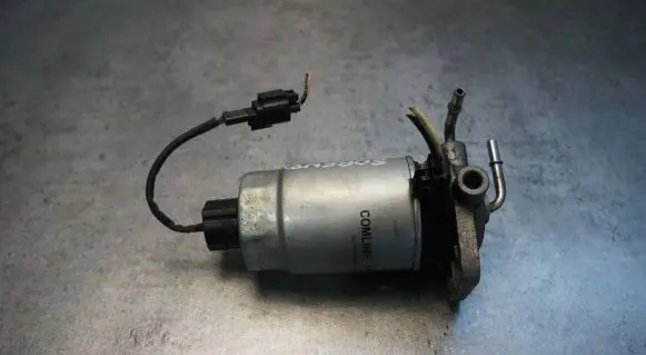 KIA Sorento Fuel filter housing 