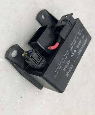 Mercedes-Benz CLK A209 C209 Glow plug pre-heat relay 0285454032