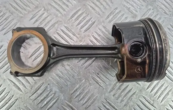 Mercedes-Benz C W204 Piston with connecting rod M271