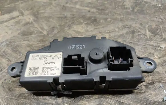 BMW 2 F46 Heater blower motor/fan resistor 9377854