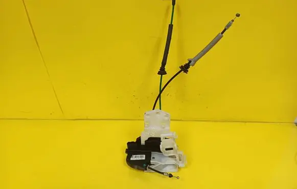 Hyundai i30 Front door lock 