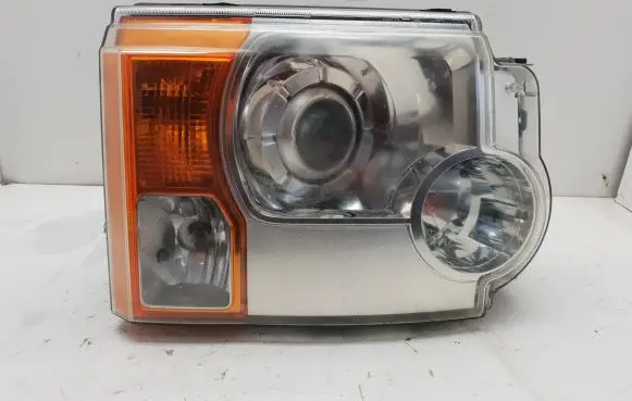 Land Rover Discovery 3 - LR3 Headlight/headlamp XBC500102 H242BRAD 010016570