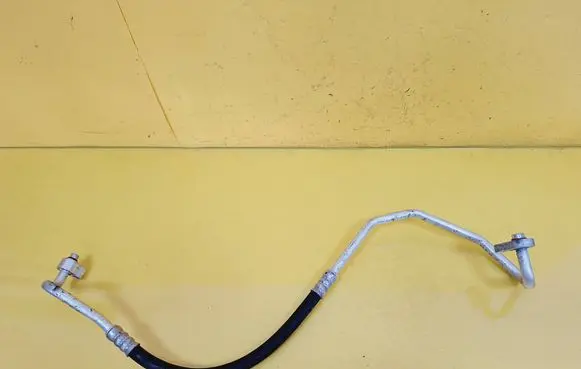 Ford Focus Air conditioning (A/C) pipe/hose 