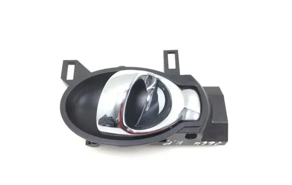 Nissan Juke I F15 Front door interior handle