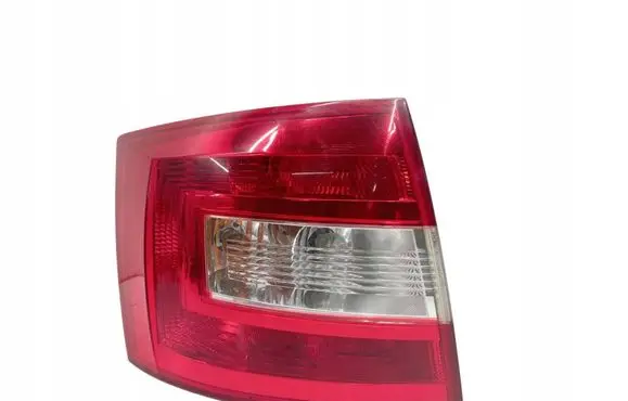 Skoda Rapid (NH) Rear/tail lights 5JJ945095