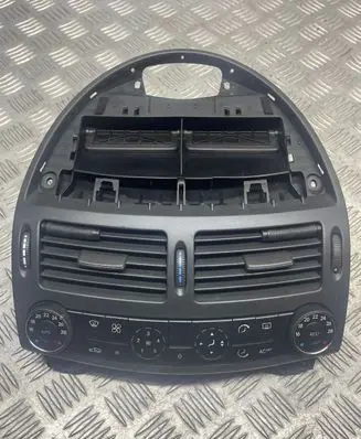 Mercedes-Benz E W211 Climate control unit 2118300054 C153803