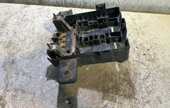 Jeep Grand Wagoneer Other engine bay part 63515237 64624 REV001