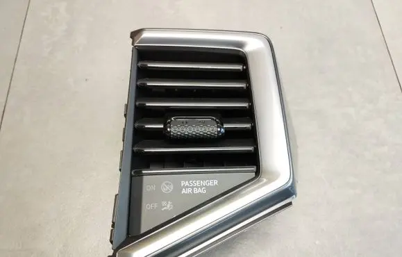 Volkswagen Amarok II Dashboard side air vent grill/cover trim N1XB19C82EE