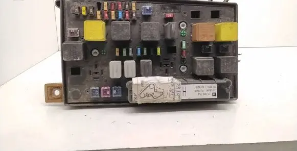 Opel Zafira B Fuse module 015349211