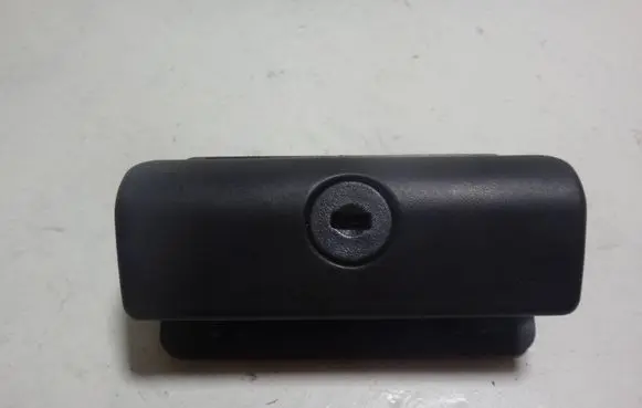 BMW X5 E53 Glove box handle 8163018