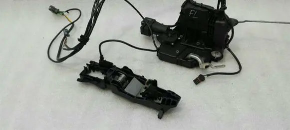 Mercedes-Benz CLS C219 Front door lock A2197200235