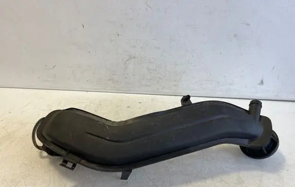 Audi Q3 F3 Intercooler hose/pipe 05E145674G 05E145673G