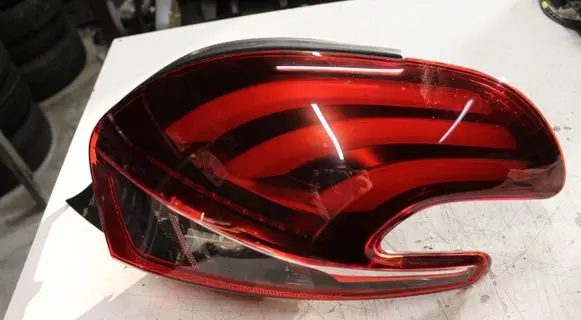 Peugeot 208 I Rear/tail lights 9825601180
