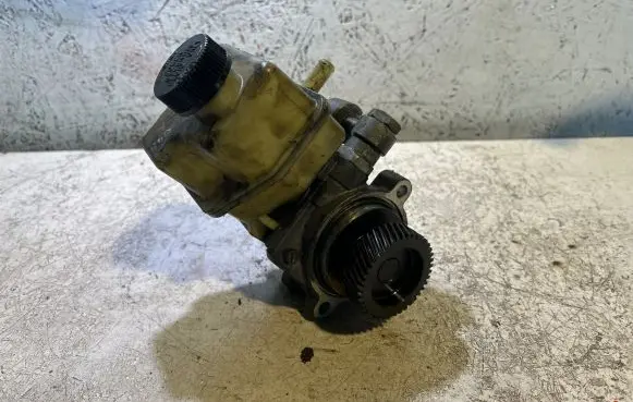 Mazda 6 Power steering pump