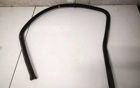 Volkswagen PASSAT B3 Rubber seal rear door 