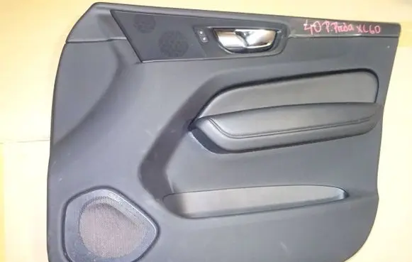 Volvo XC60 Trunk/boot side trim panel