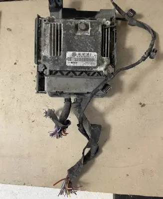Volkswagen PASSAT CC Engine control unit/module 06J907309