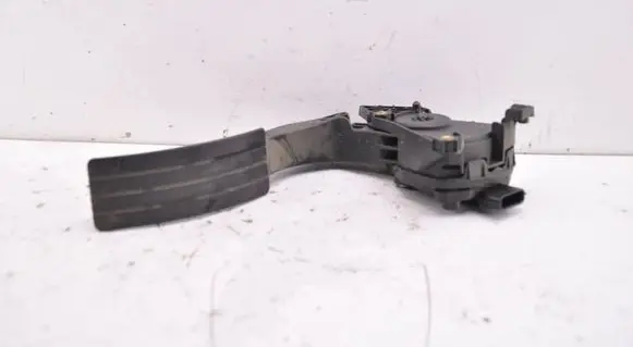 Renault Clio IV Accelerator throttle pedal 180029347R