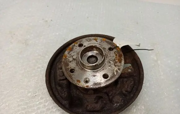 Peugeot 107 Rear wheel hub