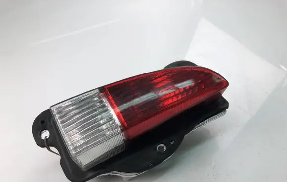 Hyundai Elantra Rear/tail lights T99D0T