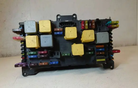 Mercedes-Benz Vito Viano W639 SAM control unit A6399000800 A6395450801 6399000800