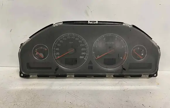 Volvo V70 Speedometer (instrument cluster) 30682277 8602885 69594220T