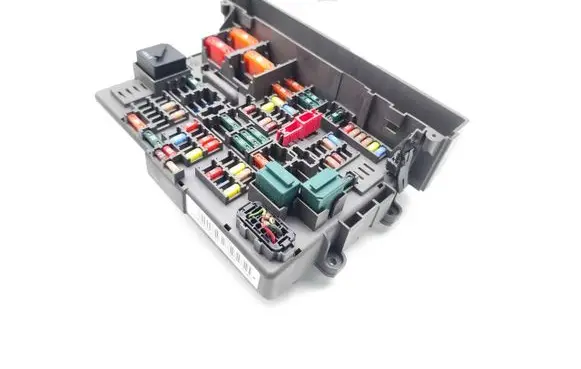 BMW 3 E90 E91 Fuse module 9119444