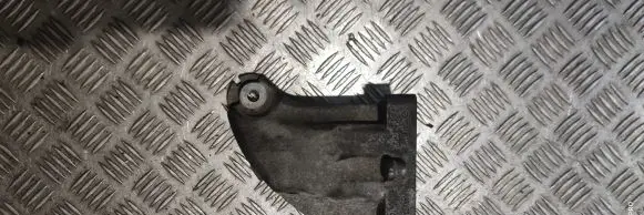 Mercedes-Benz E W212 Engine mounting bracket A6422236404