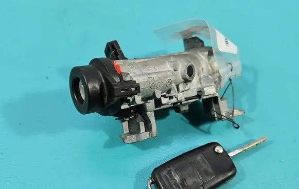 Volkswagen Touran I Ignition lock 1K0905851B IMPRK1559241