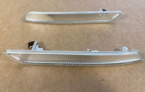BMW X5 E70 Front reflector 63147187087