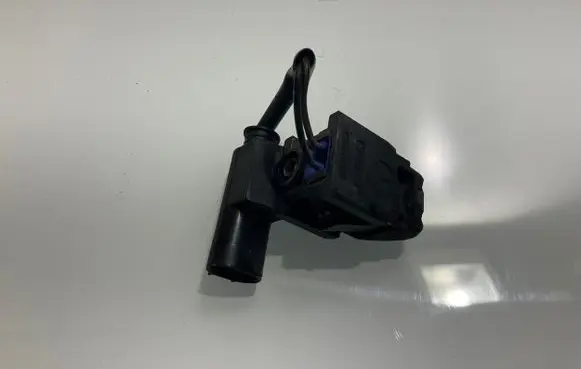 Mercedes-Benz E W211 Windshield washer spray nozzle 