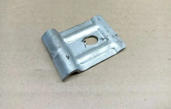 Battery bracket