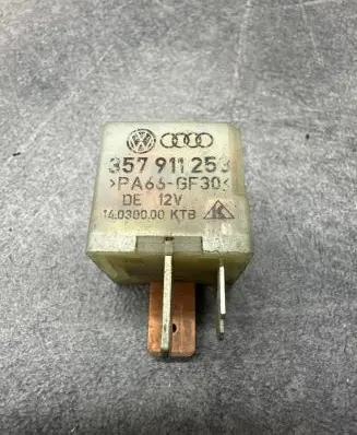 Volkswagen Golf IV Other relay 357911253 14030000 PA66GF30