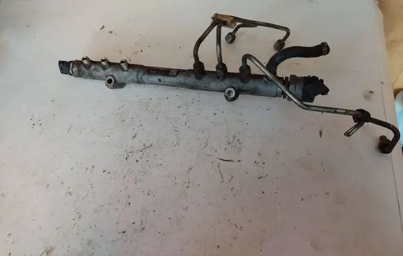 Volvo XC90 Fuel main line pipe 31259011 000101L2