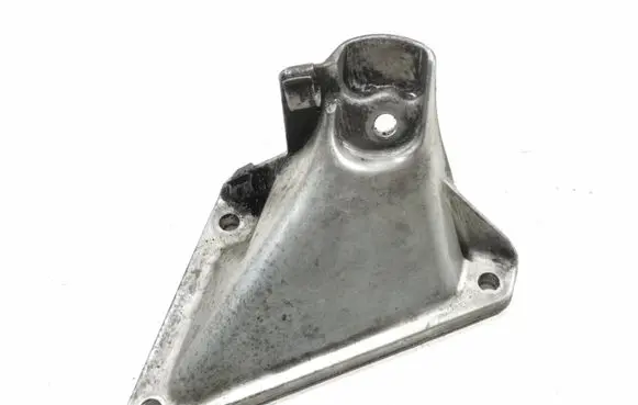 BMW 5 E60 E61 Engine mounting bracket 6761149 196004000