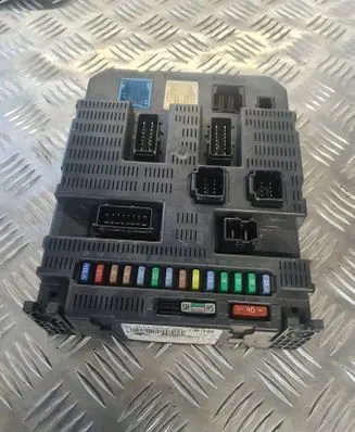 Peugeot 207 Comfort/convenience module 9663798280