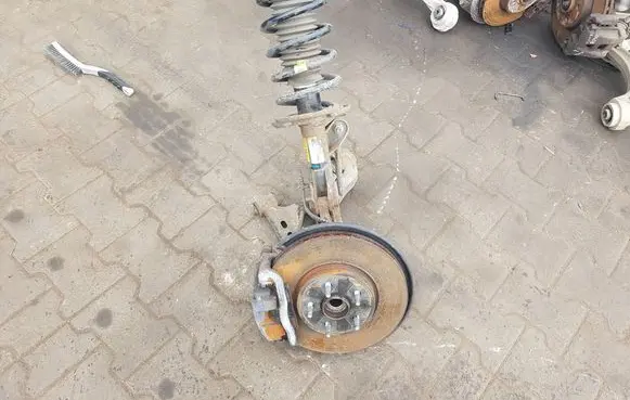 Opel Mokka X Front wheel hub spindle knuckle 