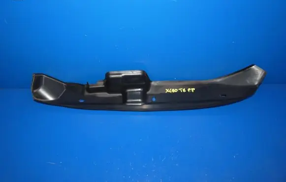 Volvo XC90 Fender end trim 31353953 BQ2FA