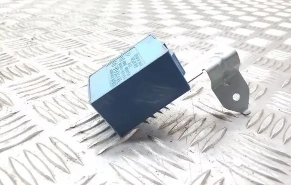 Toyota Prius (XW20) ABS relay 8594047010