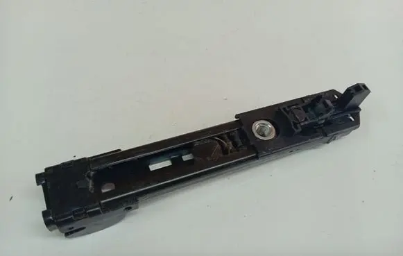 Skoda Octavia Mk2 (1Z) Seat belt adjustment rail 0005139