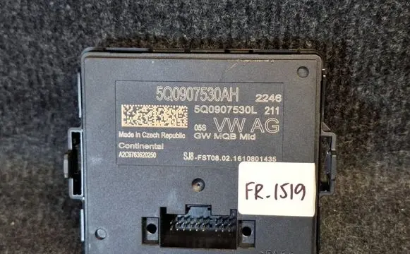 Volkswagen PASSAT B8 Other control units/modules 5Q0907530AH 5Q0907530L
