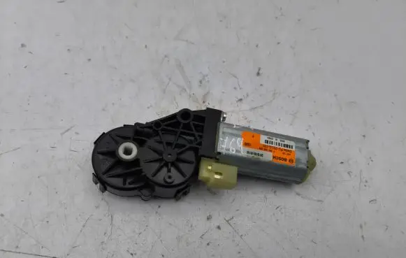 Mazda CX-5 II Seat adjustment motor 0390203833