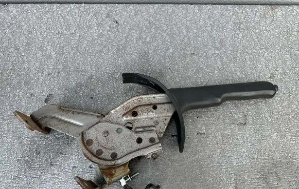 Nissan Patrol Y61 Handbrake/parking brake lever assembly 36010VC810