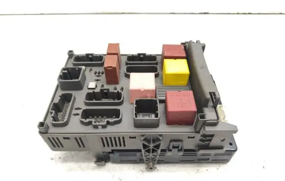 Renault Espace IV Fuse module 8200403409 8200315962