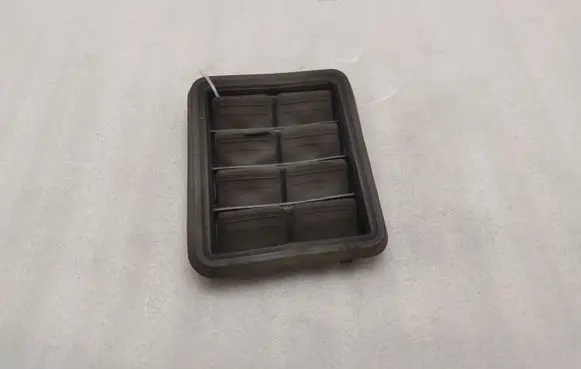 Jeep Grand Cherokee Quarter panel pressure vent 05058643AA
