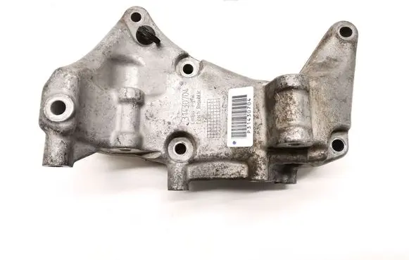 Volvo S90, V90 Generator/alternator bracket 31430704